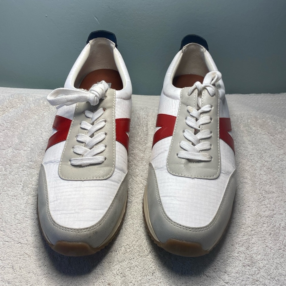 Mia Kable sneakers